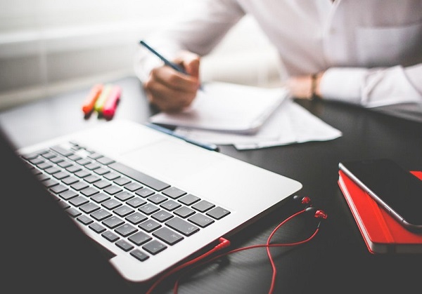  bí quyết chọn mua laptop tốt nhất cho dân văn phòng